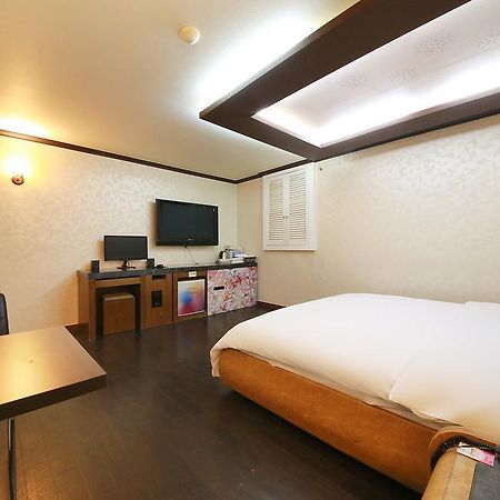 Hotel Diamond Сувон Екстериор снимка