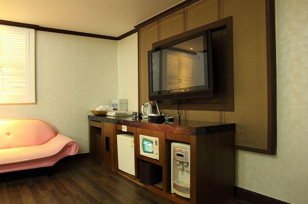 Hotel Diamond Сувон Екстериор снимка