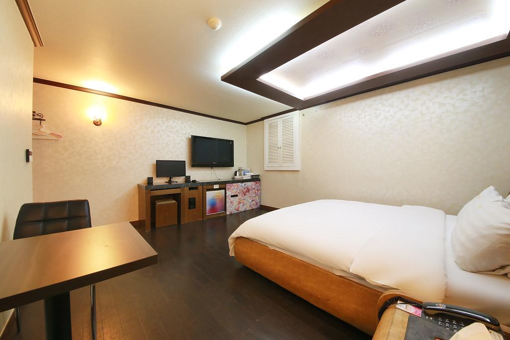 Hotel Diamond Сувон Екстериор снимка