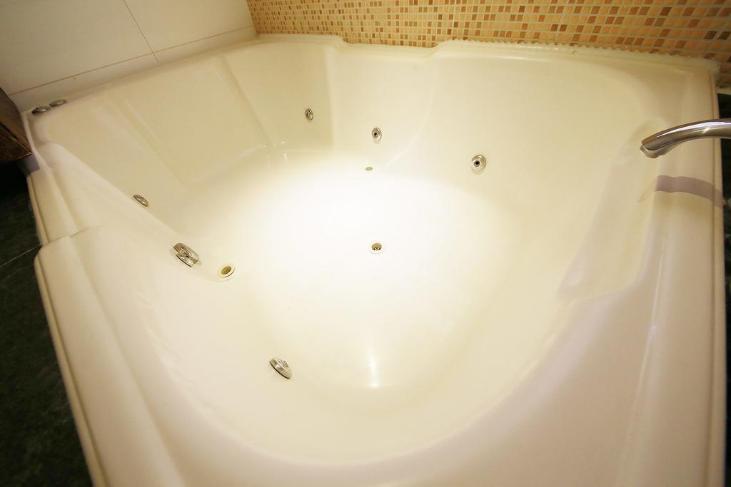 Hotel Diamond Сувон Екстериор снимка