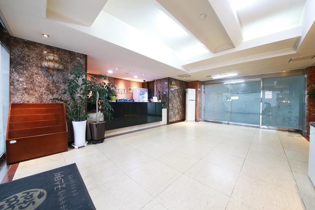 Hotel Diamond Сувон Екстериор снимка