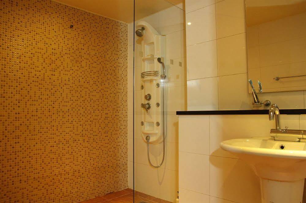 Hotel Diamond Сувон Екстериор снимка